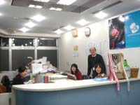 �����A�搶��E�����Ί�ő҂��Ă܂��B