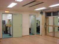 �L�����b�X���X�^�W�I�Ƙ^���u�[�X���~�L�T�[���B